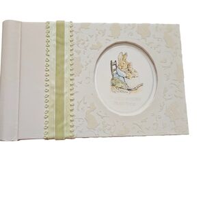 BRATRIX POTTER Peter Rabbit Grandmas Brag Book Holds 20 4x6 Pics New Open Box